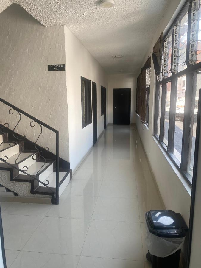Hotel Colonial Plaza บูการามังกา ภายนอก รูปภาพ