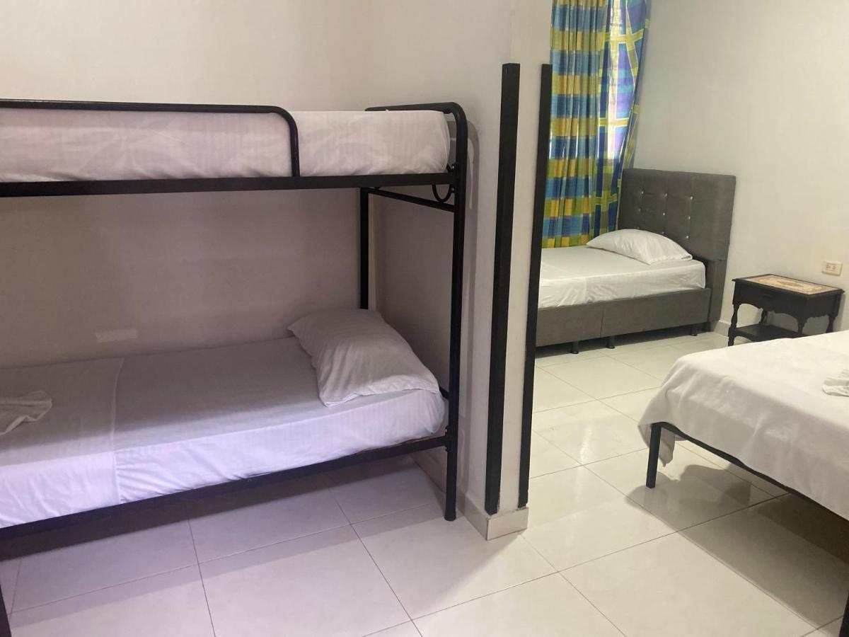 Hotel Colonial Plaza บูการามังกา ภายนอก รูปภาพ