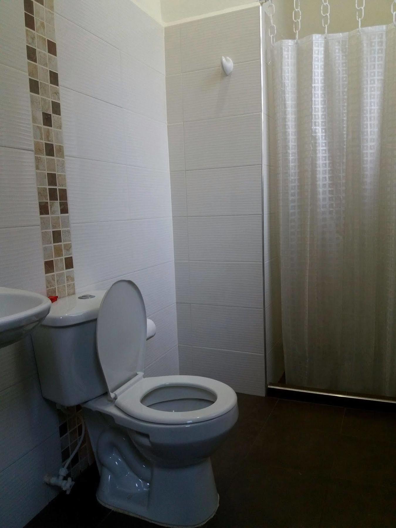 Hotel Colonial Plaza บูการามังกา ภายนอก รูปภาพ