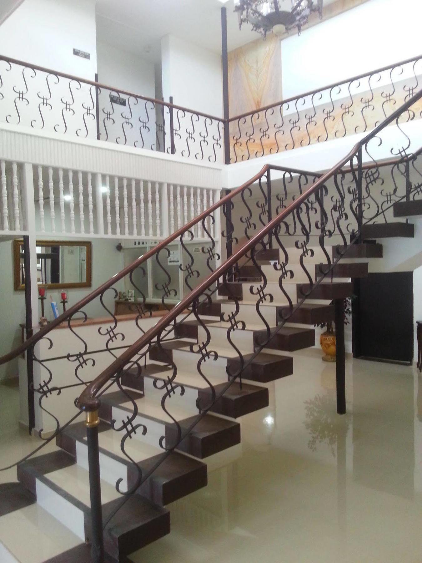 Hotel Colonial Plaza บูการามังกา ภายนอก รูปภาพ