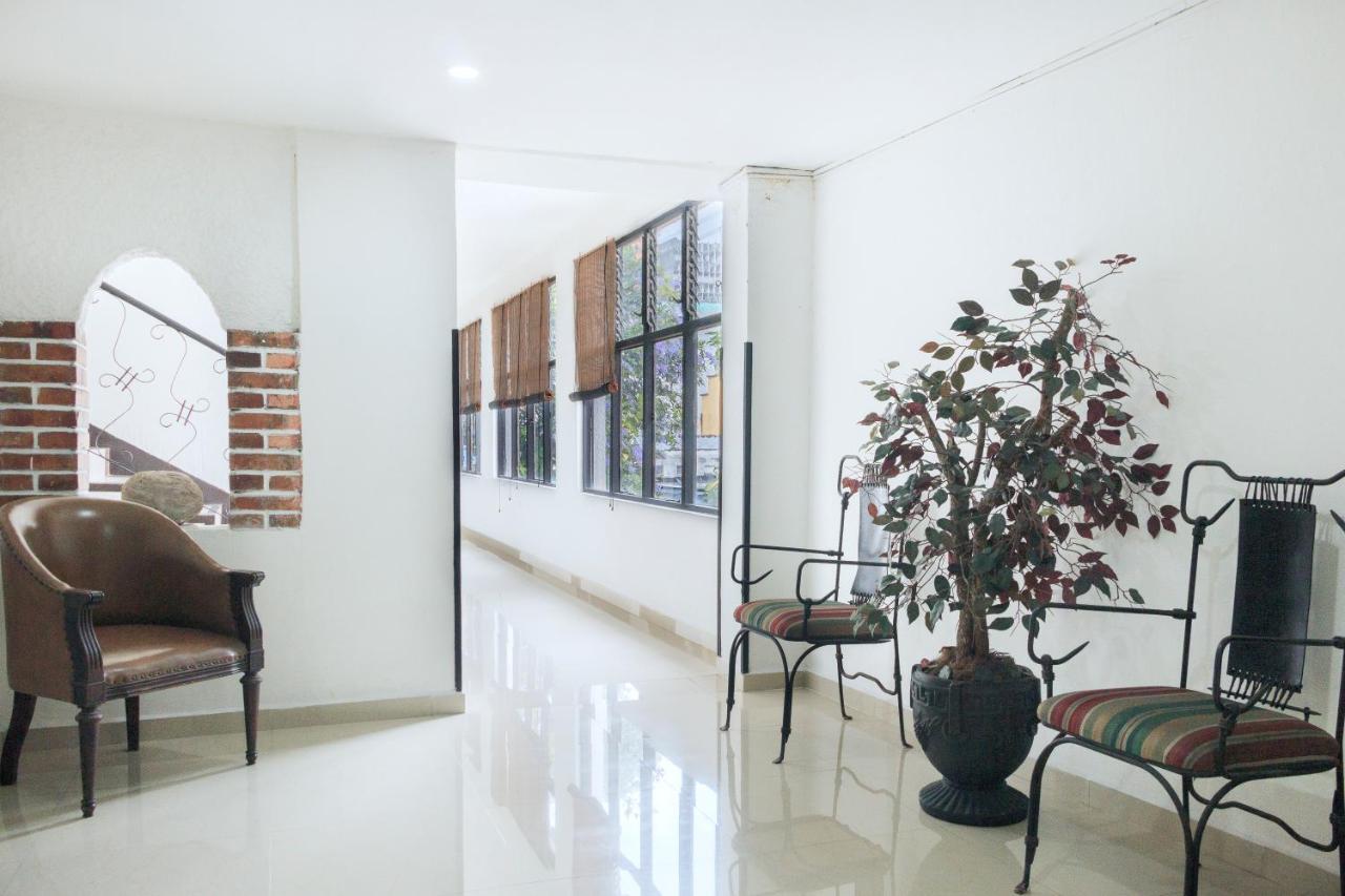 Hotel Colonial Plaza บูการามังกา ภายนอก รูปภาพ